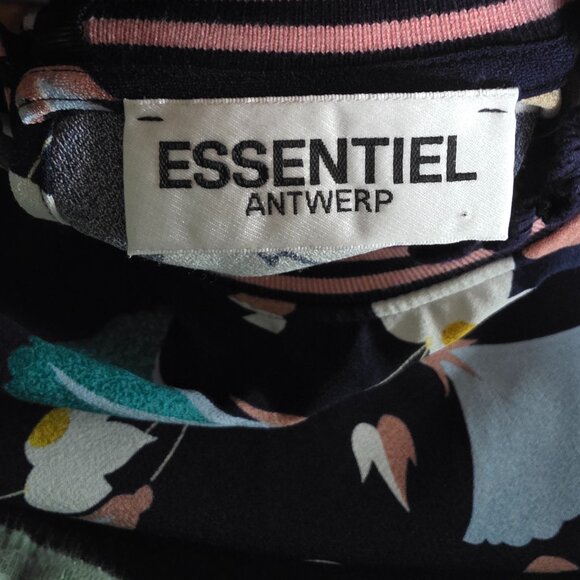 ESSENTIAL ANTWERP ( 34 M/L ) Floral Long Sleeve Pullover Mock Collar - Picture 6 of 7